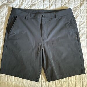 Vuori Meta shorts size 33 charcoal gray